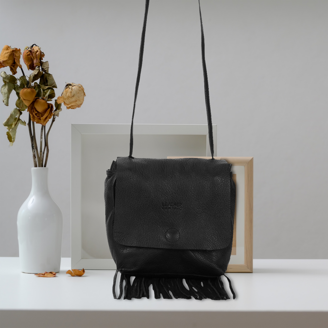 Luxury Designer Leather Tassel Handbag For Women Soho Disco Black Leather  Shoulder Bag With Fringed Messenger Purse, Crossbody Bags, And Wallet  Perfect For Evening Events From Cases888, $22.39 | DHgate.Com
